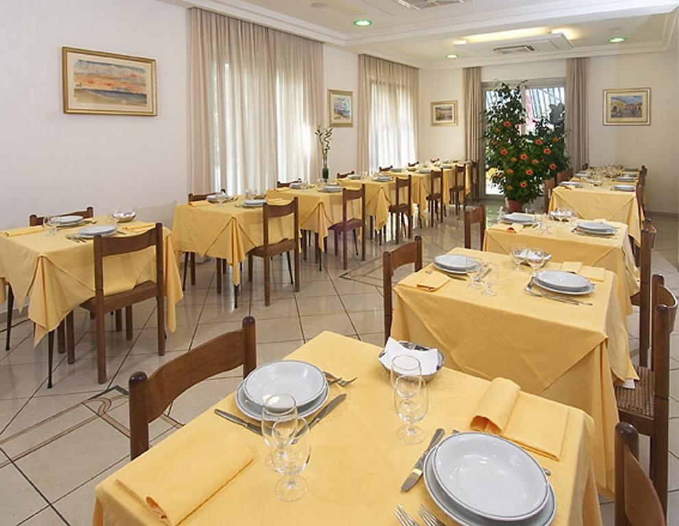 Hotel Vienna Senigallia Exterior foto