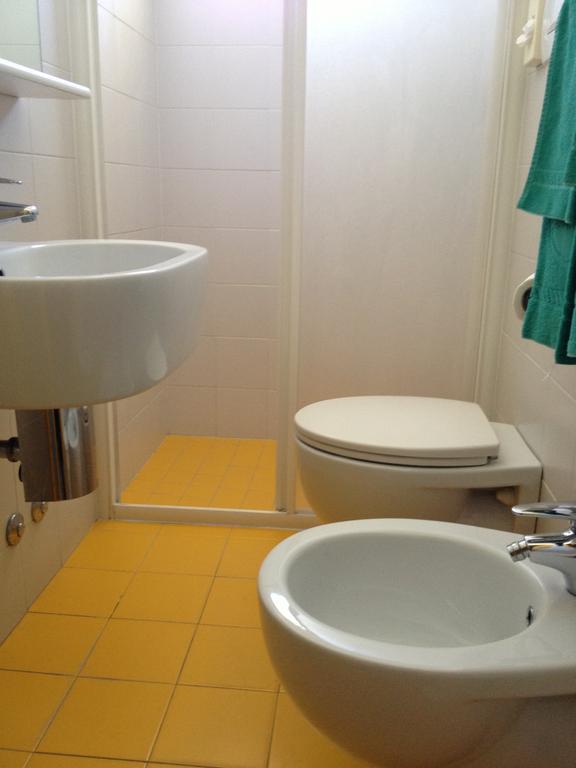 Hotel Vienna Senigallia Habitación foto